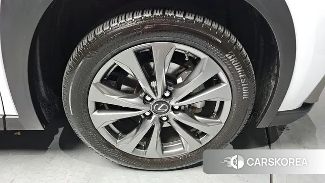 Lexus UX250h id 3484180 из Кореи 15