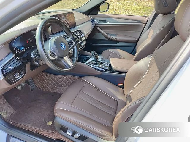 BMW 5 series PHEV 2022 Белый из Китая, фото 5