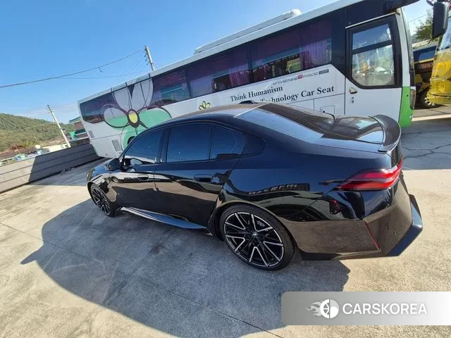 BMW M5 (G90) 2025 Черный из Кореи, фото 5