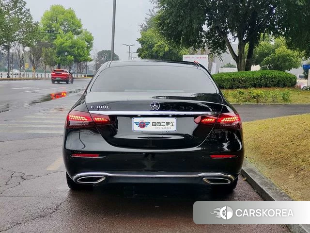 Mercedes-Benz E-class 2022 Черный из Китая, фото 5
