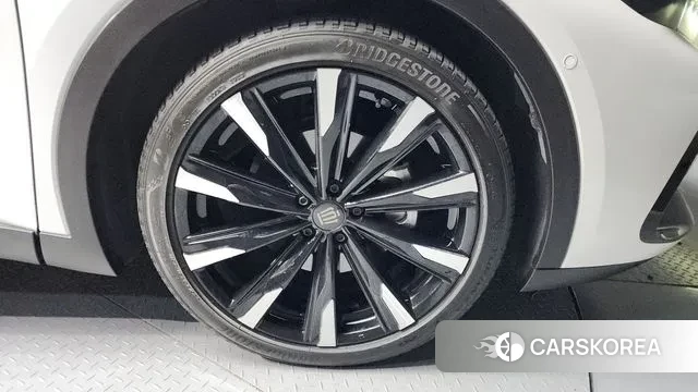 Toyota Crown Crossover id 3388633 из Кореи 15