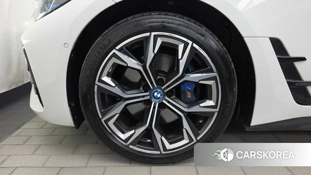BMW i4 id 4687687 из Кореи 28