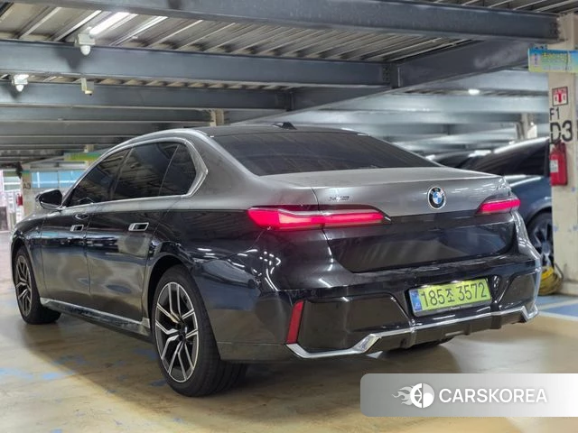 BMW 7 Series (G70) 2025 Черный из Кореи, фото 6