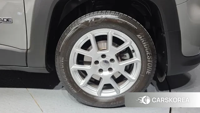 Jeep Renegade id 3753001 из Кореи 15