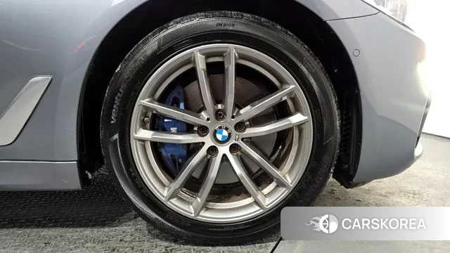 BMW 5 Series (G30) id 3622679 из Кореи 15