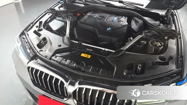 BMW 5 Series (G30) id 3432391 из Кореи 15