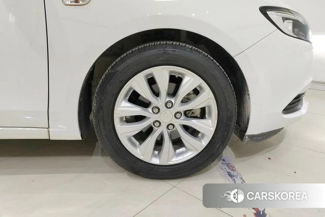 Buick Yinglang id 3926943 из Китая 12