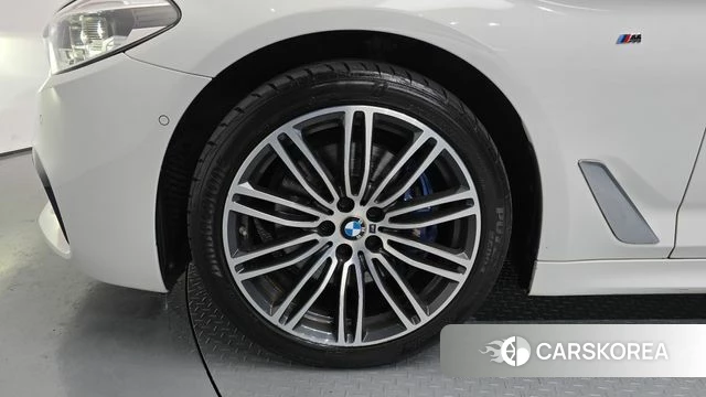 BMW 5 Series (G30) id 4459449 из Кореи 31