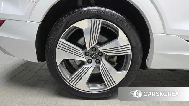 Audi e-Tron id 4383118 из Кореи 15