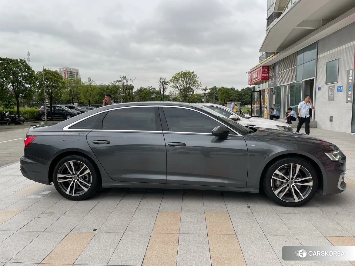 Audi A6L 2020 Темно-серый из Китая, фото 5