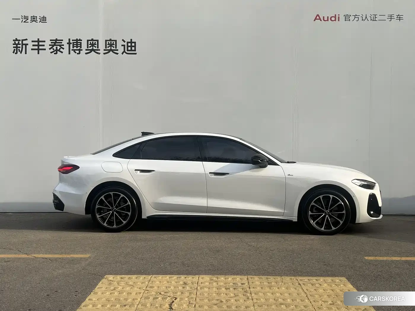 Audi A5L id 4546230 из Китая 15