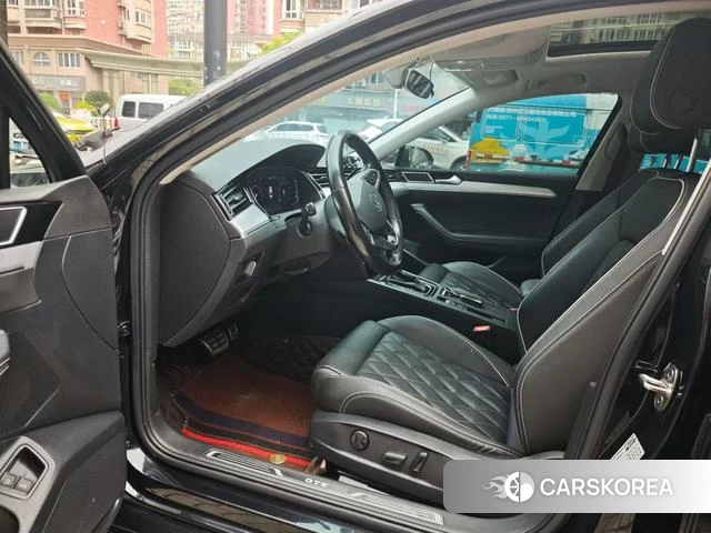 Volkswagen Magotan PHEV 2022 Черный из Китая, фото 5