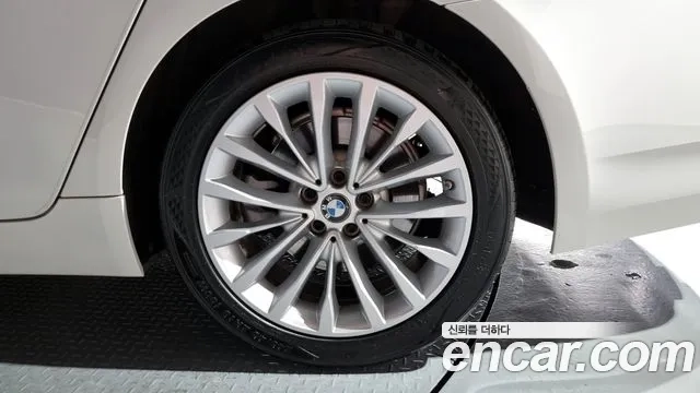 BMW 5 Series (G30) id 2858552 из Кореи 15