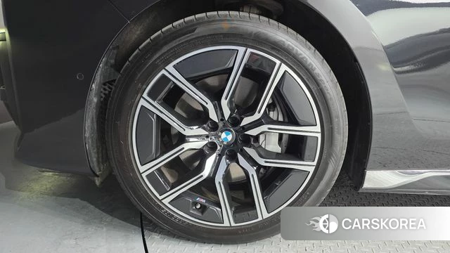 BMW 7 Series (G70) id 3850263 из Кореи 15