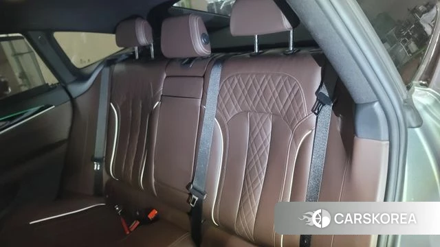 BMW 6 Series GT (G32) 2024 Серебристо-серый из Кореи, фото 5