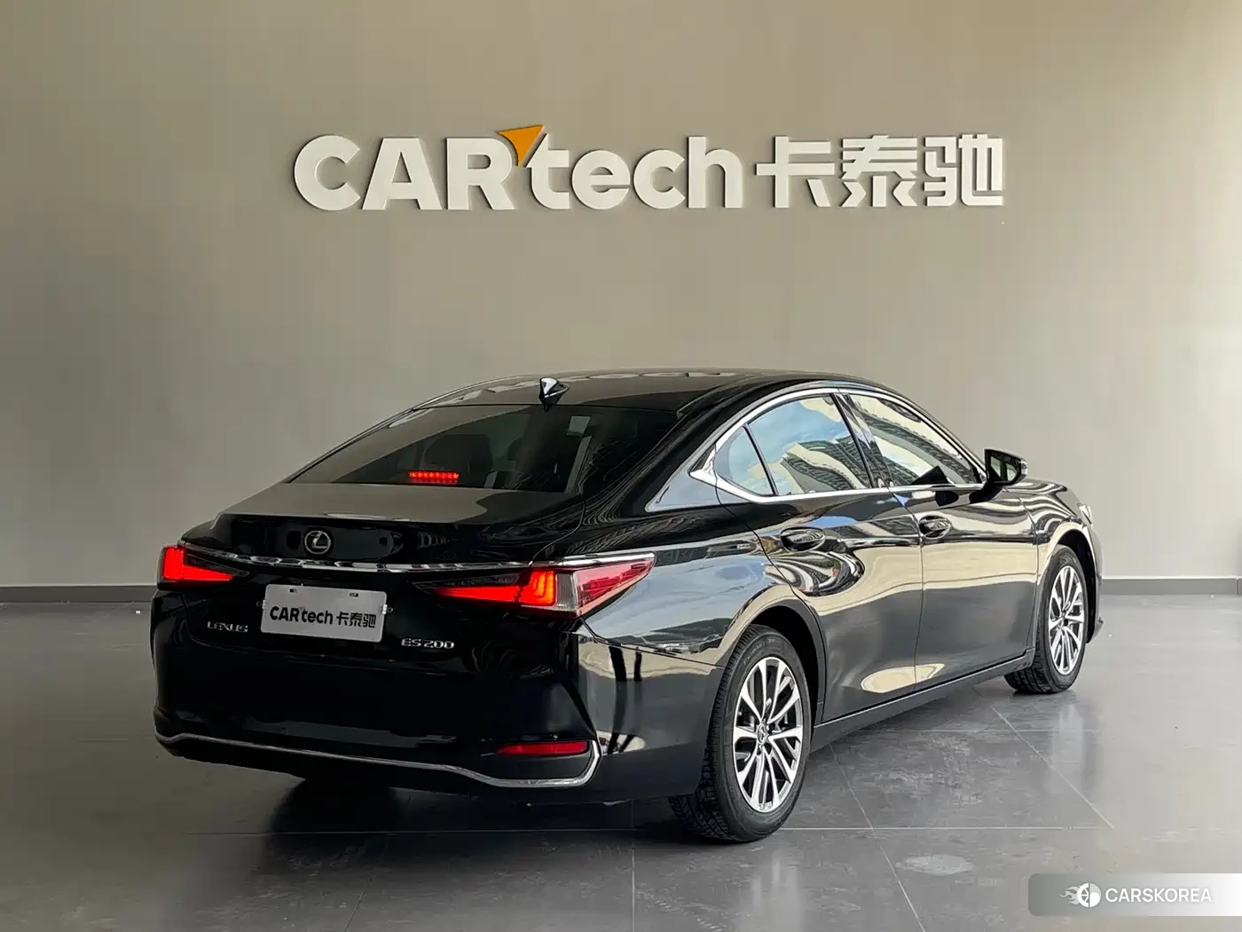 Lexus ES id 4577608 из Китая 25