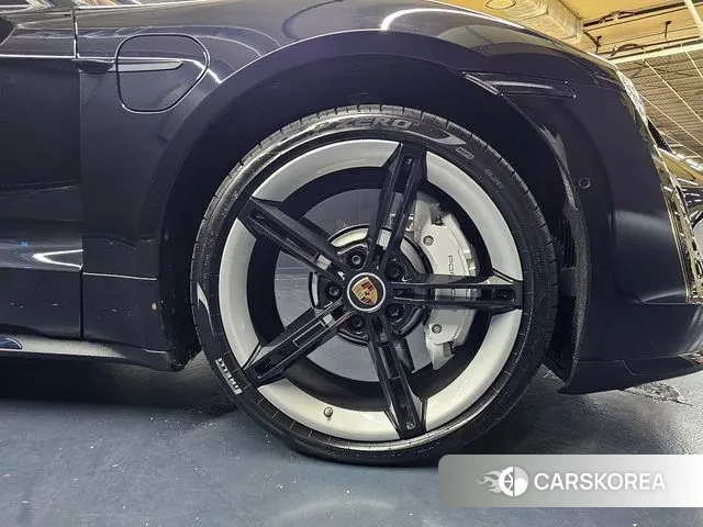 Porsche Taycan id 3186014 из Кореи 15