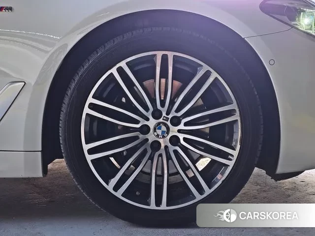 BMW 5 Series (G30) id 3413249 из Кореи 15