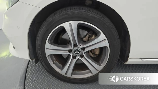 Mercedes-Benz E-Class W213 id 4698601 из Кореи 28