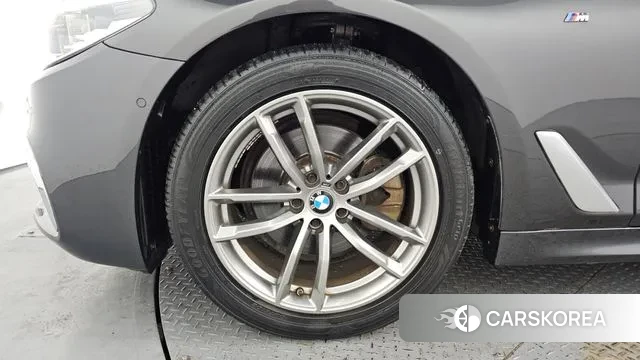 BMW 5 Series (G30) id 3728643 из Кореи 15