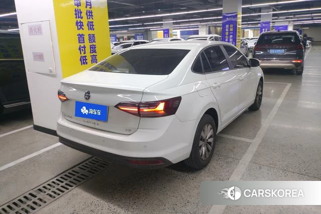 Volkswagen Lavida 2025 Белый из Китая, фото 5