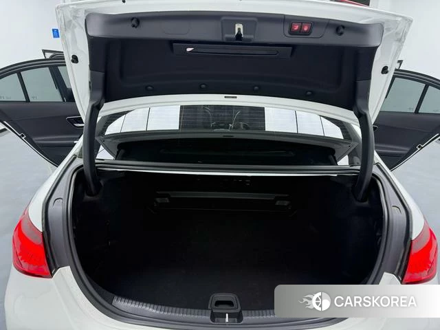 Mercedes-Benz Class C 2025 Белый из Китая, фото 5