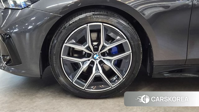 BMW 5 Series (G60) id 4640506 из Кореи 15