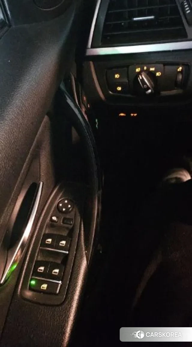 BMW 3 Series (F30) 2018 Белый из Кореи, фото 5