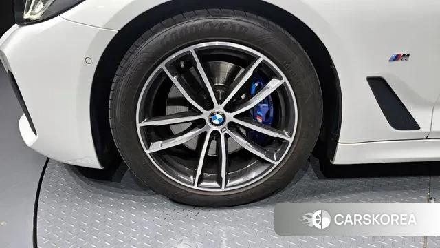 BMW 5 Series (G30) id 3366325 из Кореи 15