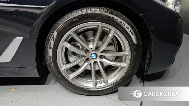 BMW 5 Series (G30) id 3778689 из Кореи 15