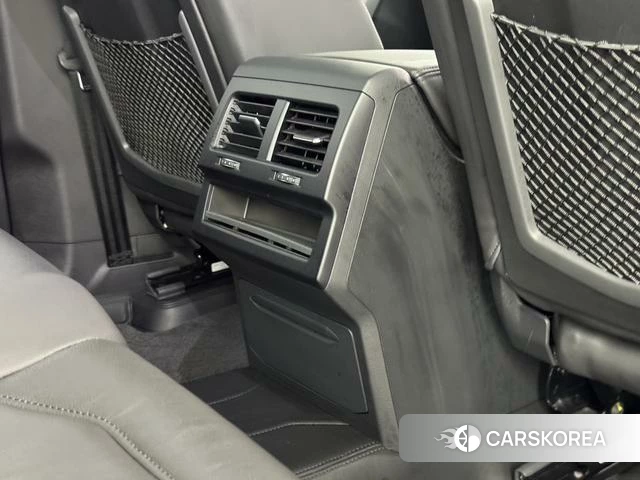 Volkswagen Touareg id 4297639 из Китая 32