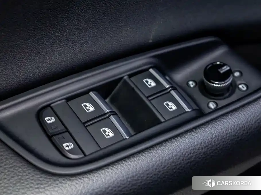 Audi Q8 id 4599756 из Китая 36