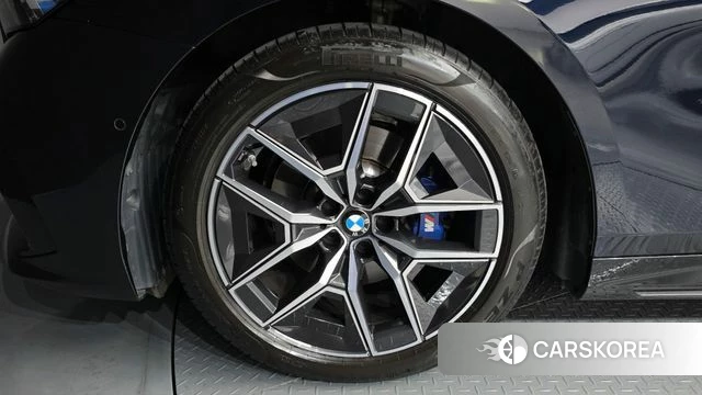 BMW 5 Series (G60) id 4630157 из Кореи 26
