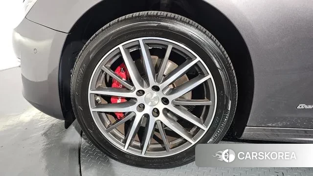 Maserati Ghibli id 3367728 из Кореи 15