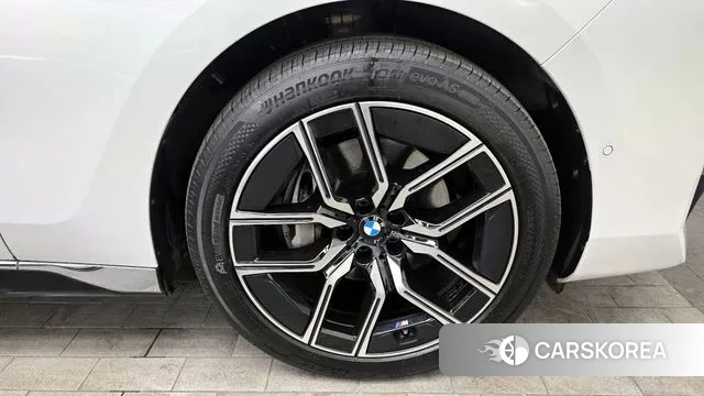 BMW 7 Series (G70) id 3599679 из Кореи 15