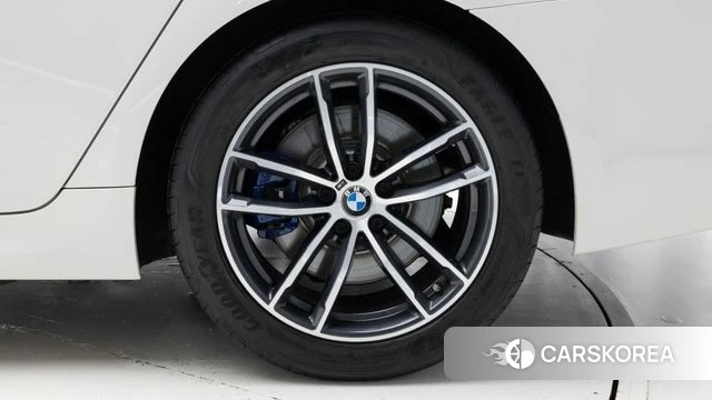 BMW 5 Series (G30) id 4316532 из Кореи 15