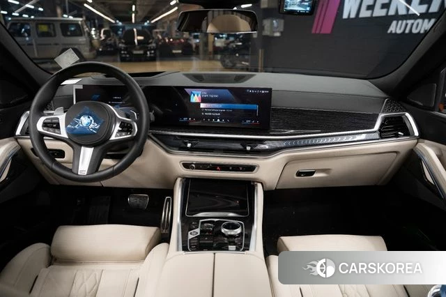 BMW X6 (G06) 2025 Светло-серебряный цвет из Кореи, фото 5