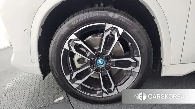 BMW iX1 (U11) id 3763480 из Кореи 15