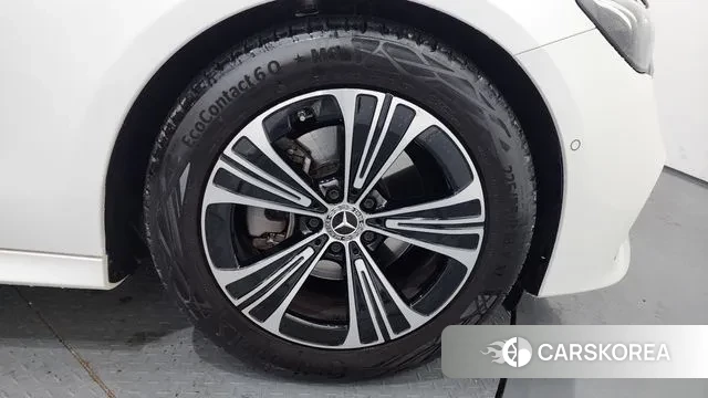 Mercedes-Benz E-Class W214 id 3679572 из Кореи 15