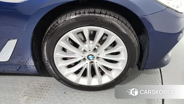 BMW 5 Series (G30) id 3095397 из Кореи 15