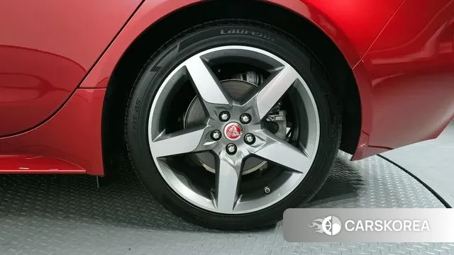 Jaguar XE id 3039026 из Кореи 15