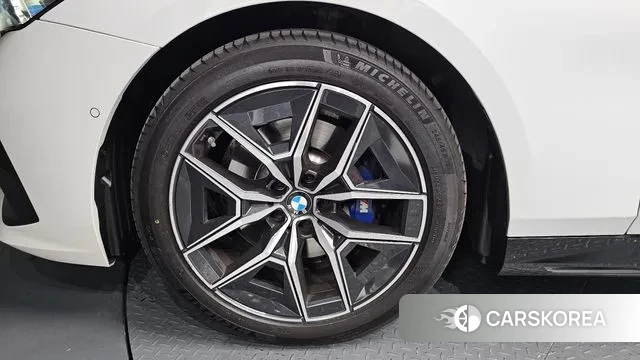 BMW 5 Series (G60) id 3696290 из Кореи 15