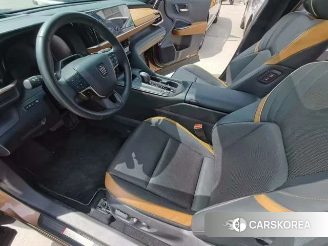 Toyota Crown SportCross 2024 Коричневый из Китая, фото 5