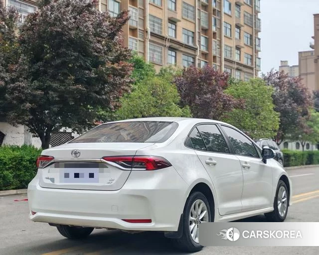 Toyota Corolla 2023 Белый из Китая, фото 6