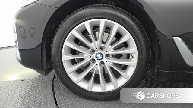BMW 5 Series (G30) id 4281644 из Кореи 32