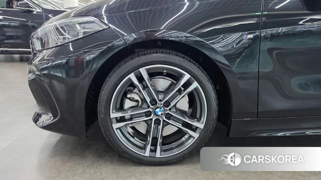 BMW 1 Series (F40) id 3909692 из Кореи 15