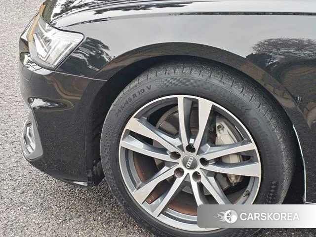 Audi A6L id 4241276 из Китая 11