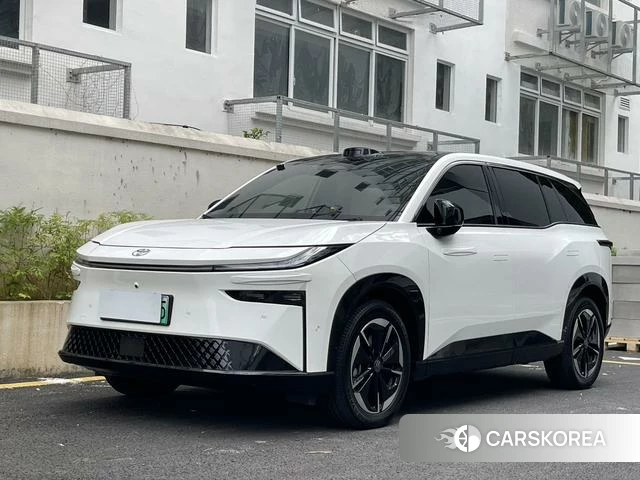 Toyota Platinum Wisdom 3X 2026 Белый из Китая, фото 5