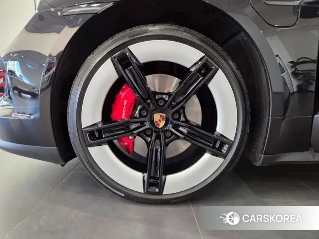 Porsche Taycan id 3452043 из Кореи 7