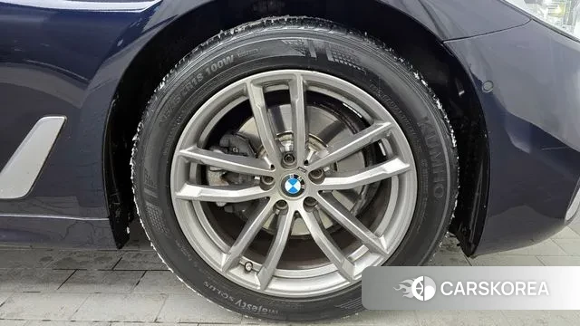 BMW 5 Series (G30) id 3449715 из Кореи 15